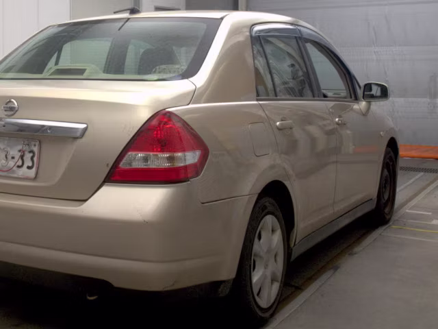 NISSAN TIIDA LATIO