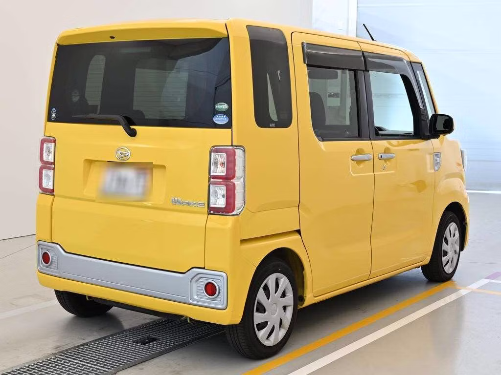 DAIHATSU WAKE