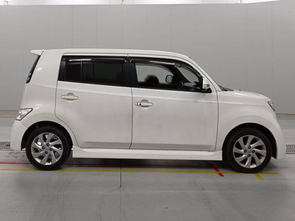 TOYOTA BB