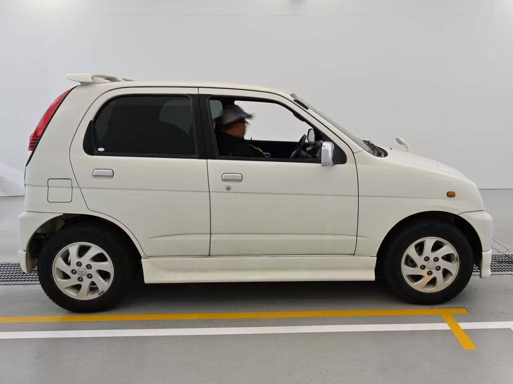 DAIHATSU TERIOS KID