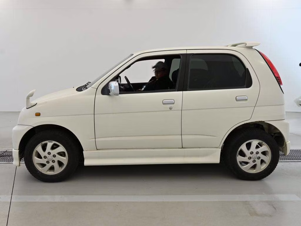DAIHATSU TERIOS KID