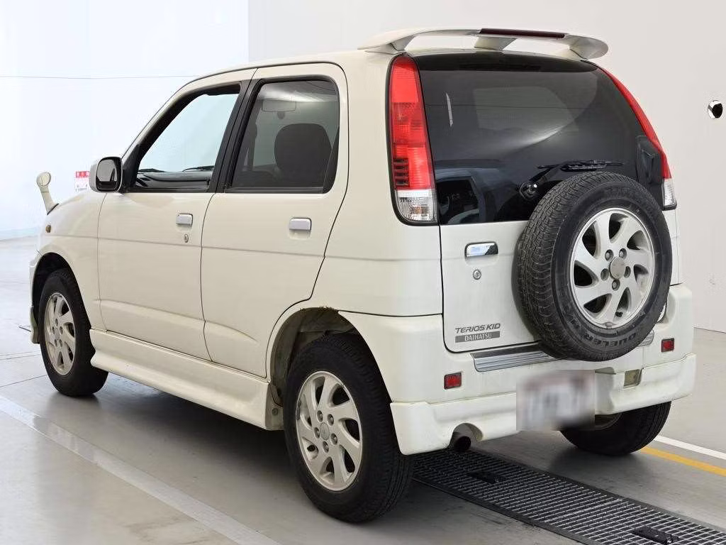 DAIHATSU TERIOS KID
