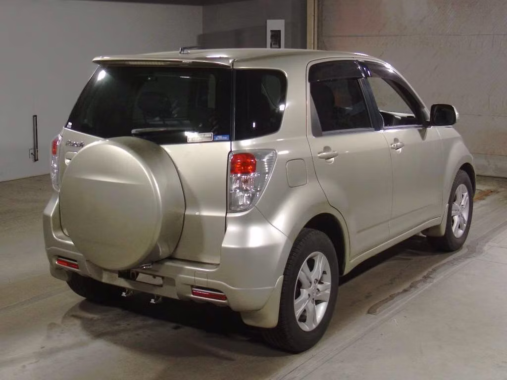 TOYOTA RUSH