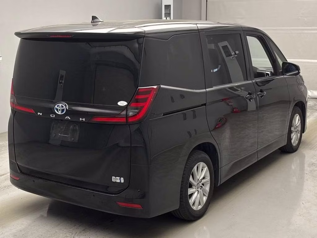 TOYOTA NOAH