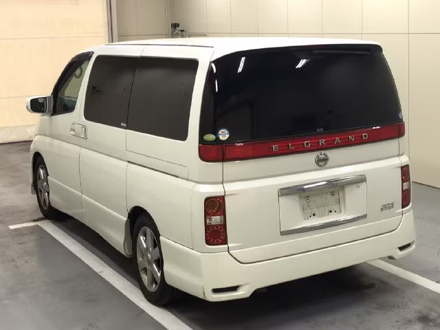 NISSAN ELGRAND