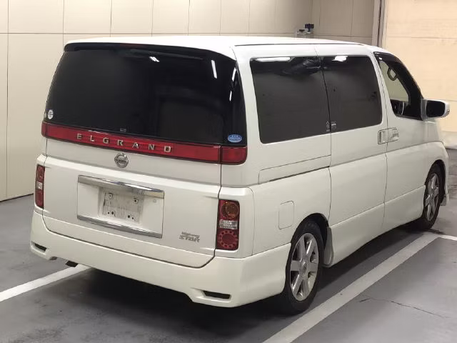 NISSAN ELGRAND