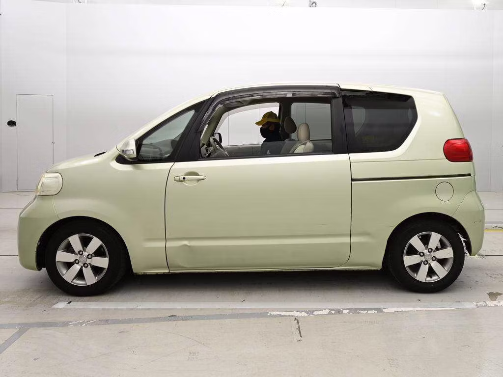 TOYOTA PORTE