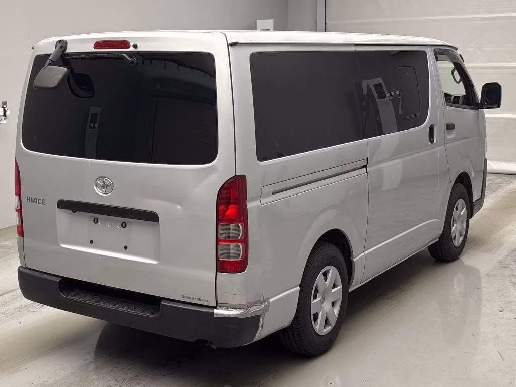 TOYOTA REGIUS ACE