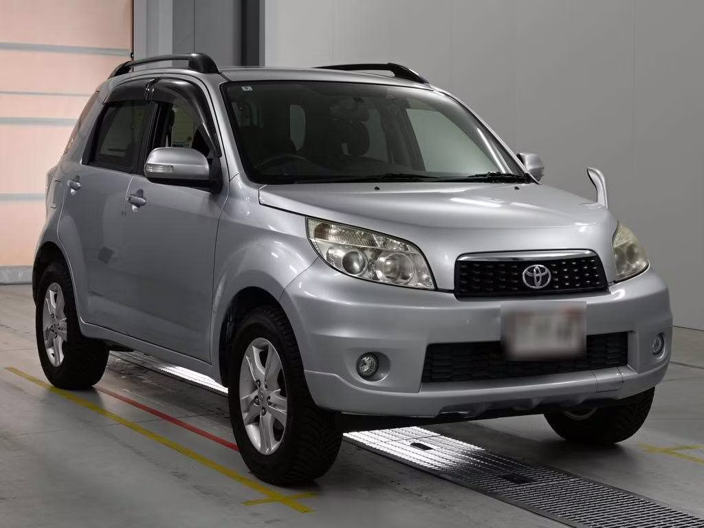 TOYOTA RUSH