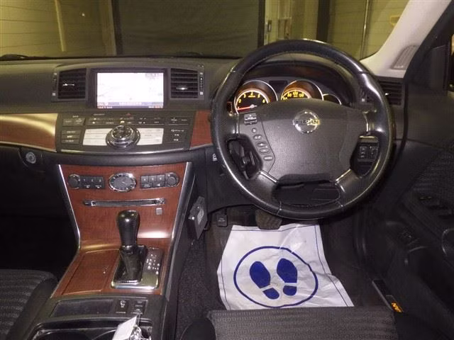 NISSAN FUGA