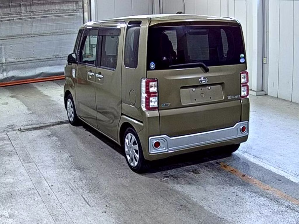 DAIHATSU WAKE