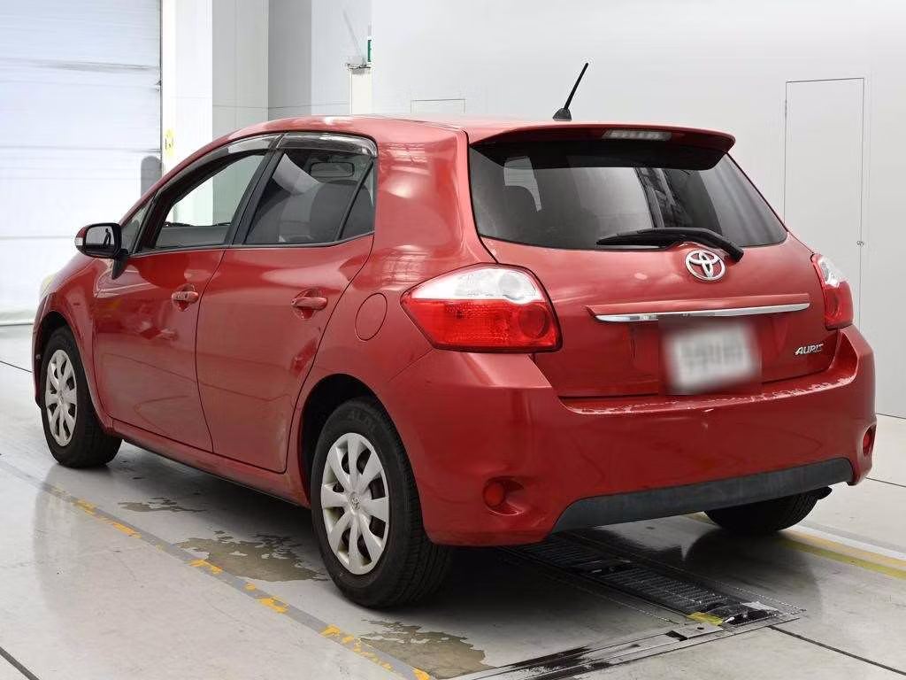 TOYOTA AURIS