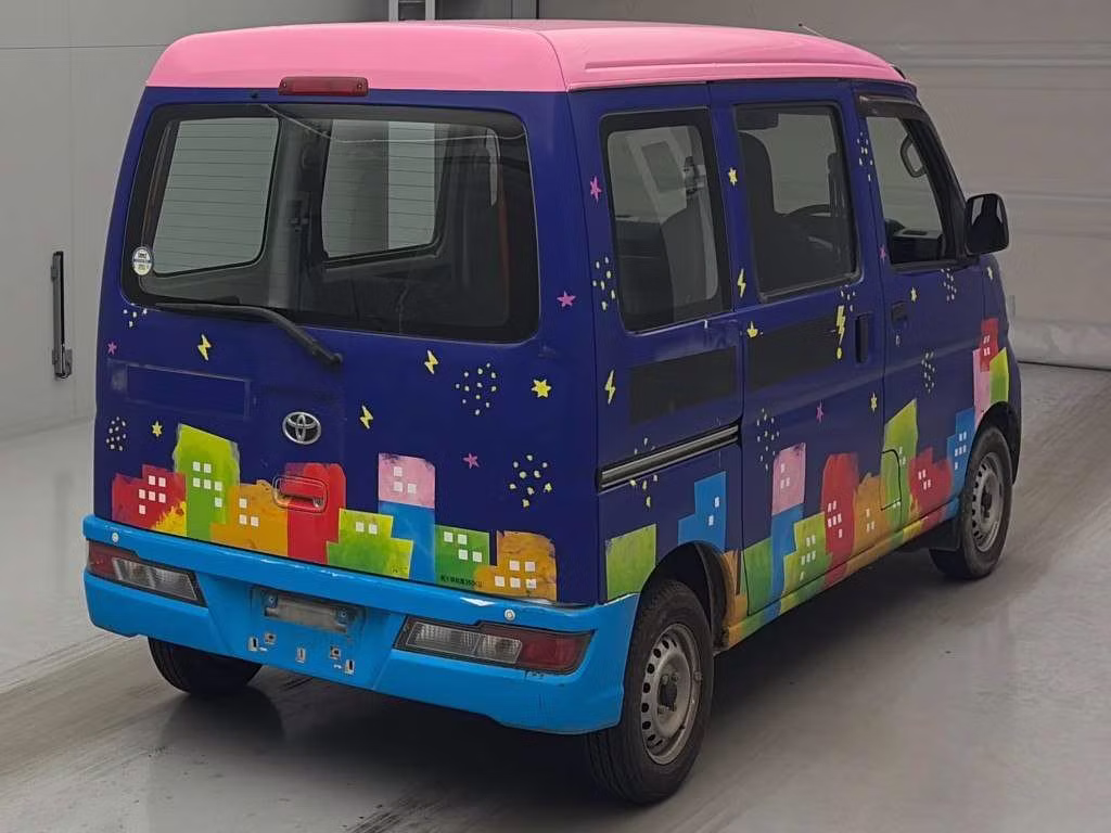 TOYOTA PIXIS VAN