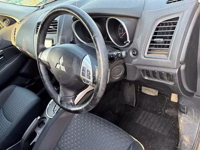 MITSUBISHI RVR