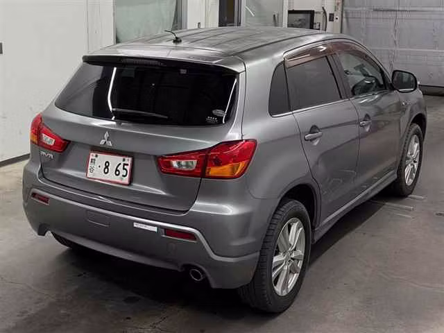 MITSUBISHI RVR