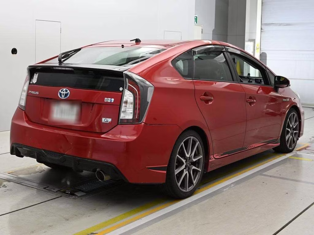 TOYOTA PRIUS