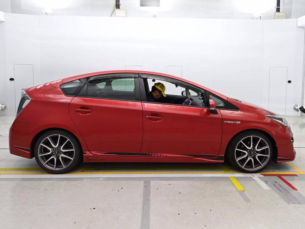 TOYOTA PRIUS