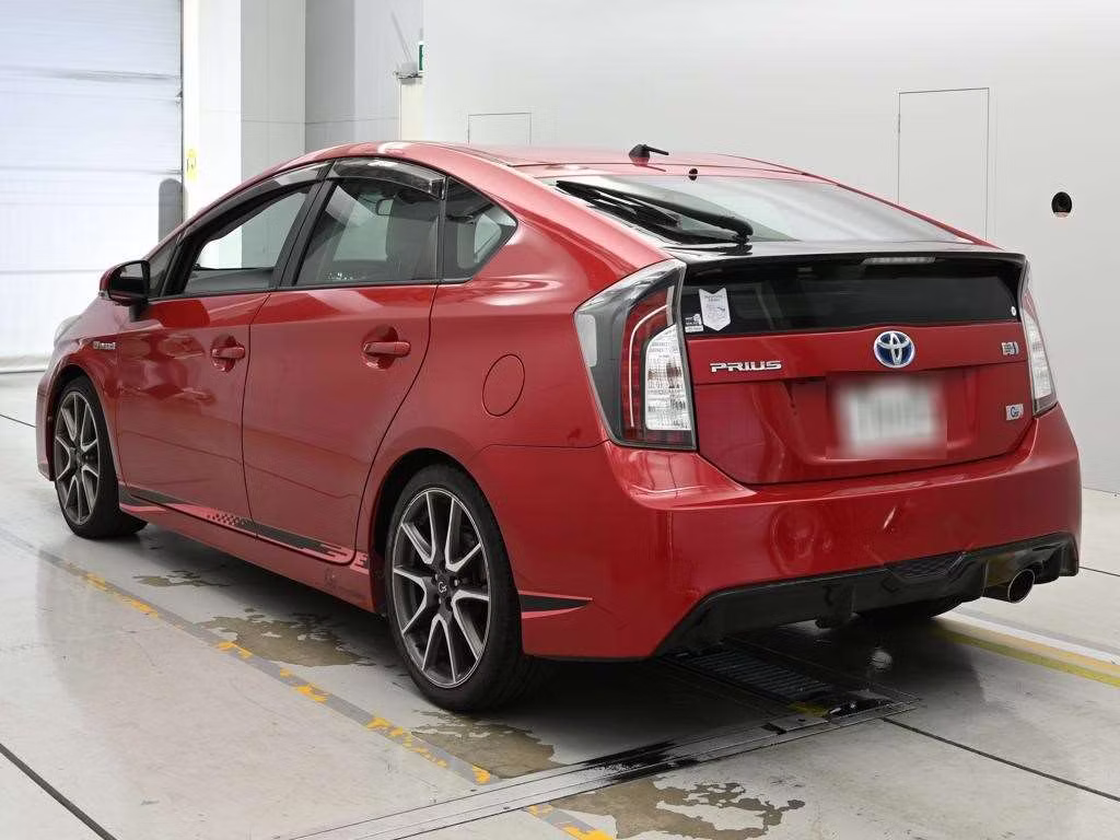 TOYOTA PRIUS