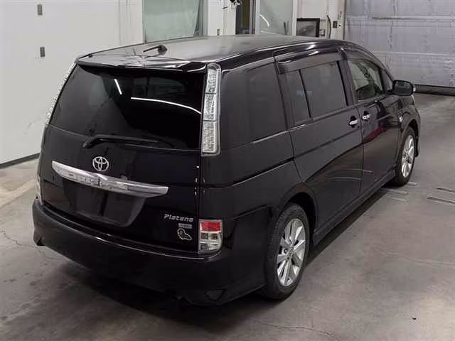 TOYOTA ISIS