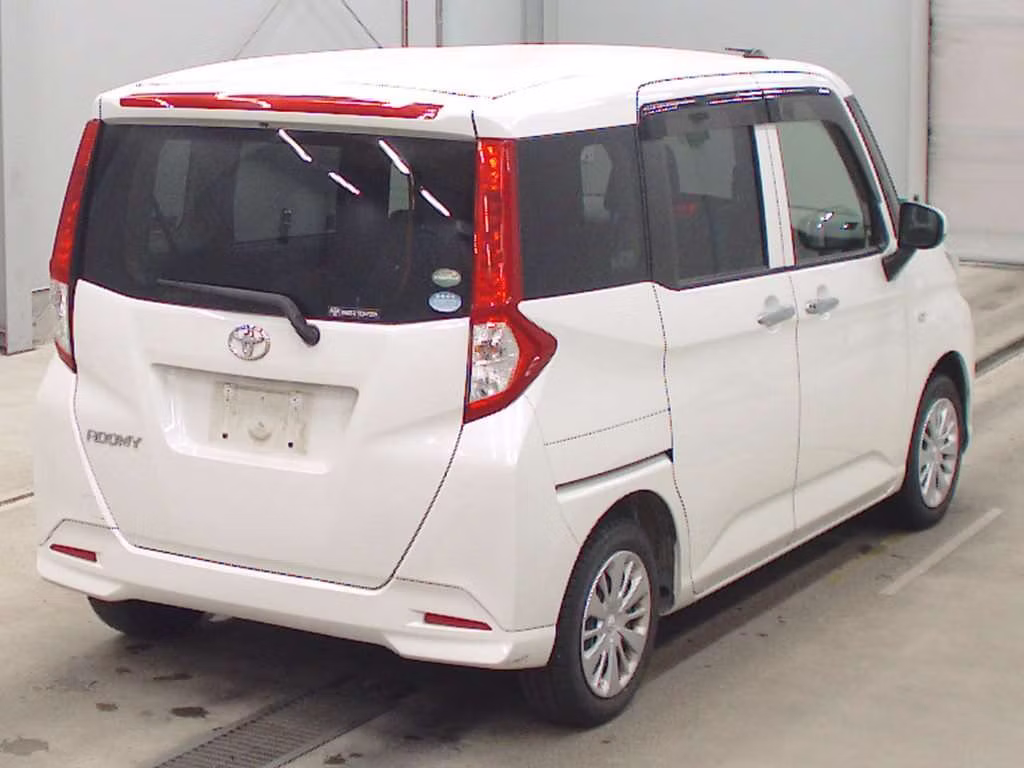 TOYOTA ROOMY