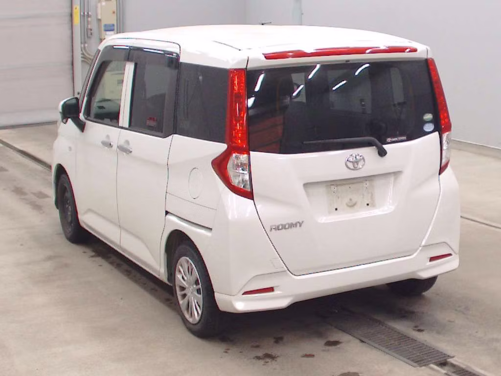 TOYOTA ROOMY