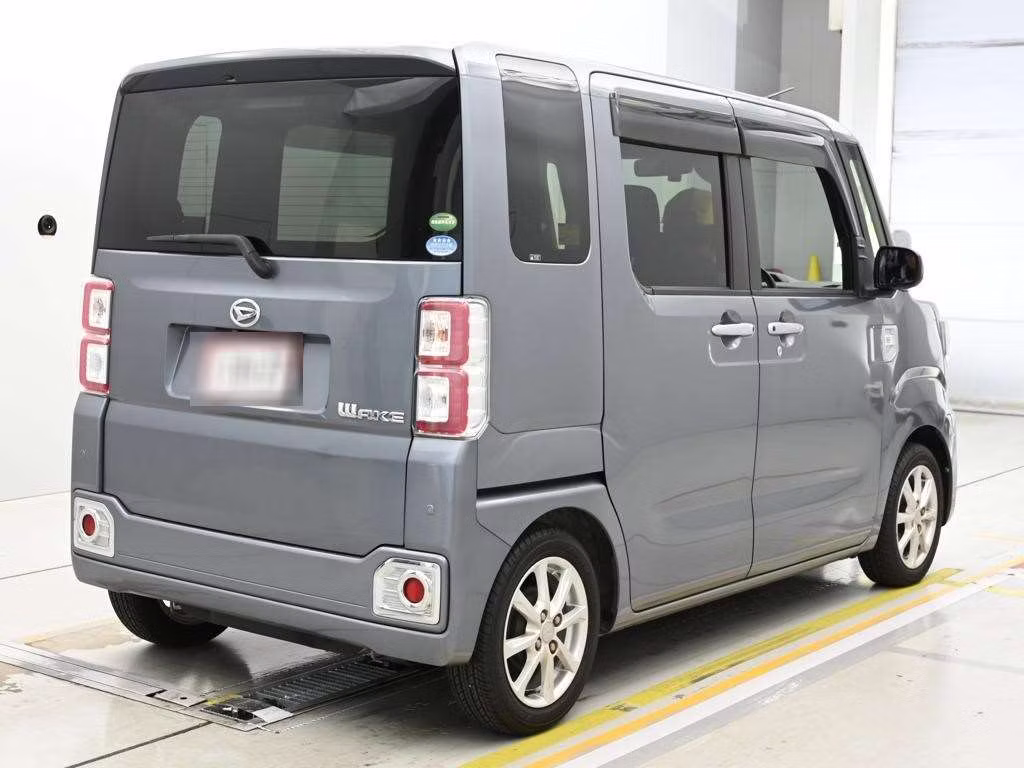 DAIHATSU WAKE
