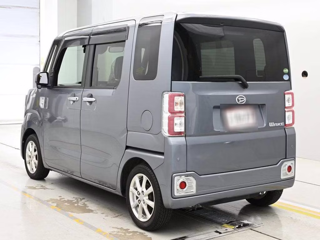 DAIHATSU WAKE