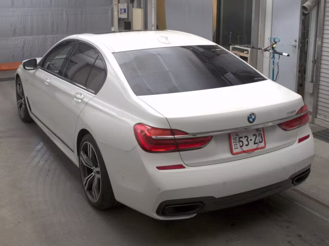 BMW 7-SERIES