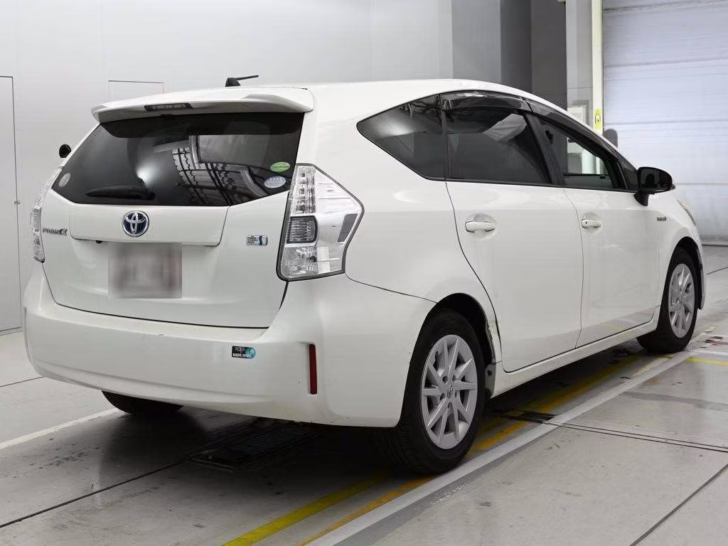 TOYOTA PRIUS ALPHA