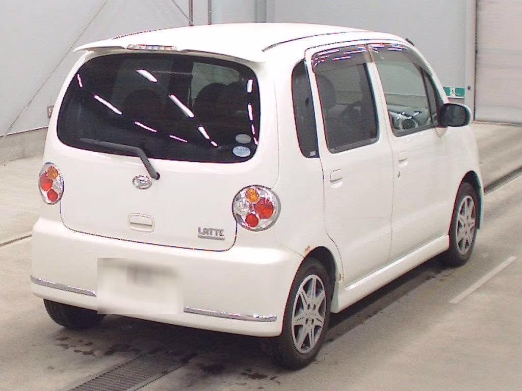 DAIHATSU MOVE LATTE