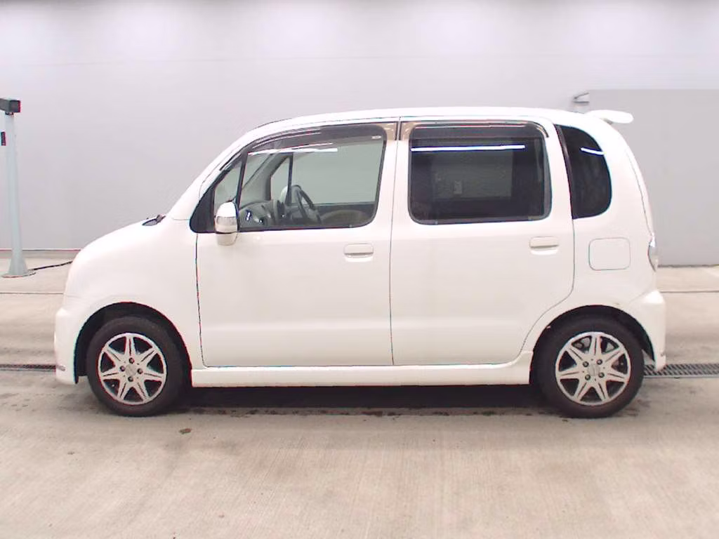 DAIHATSU MOVE LATTE
