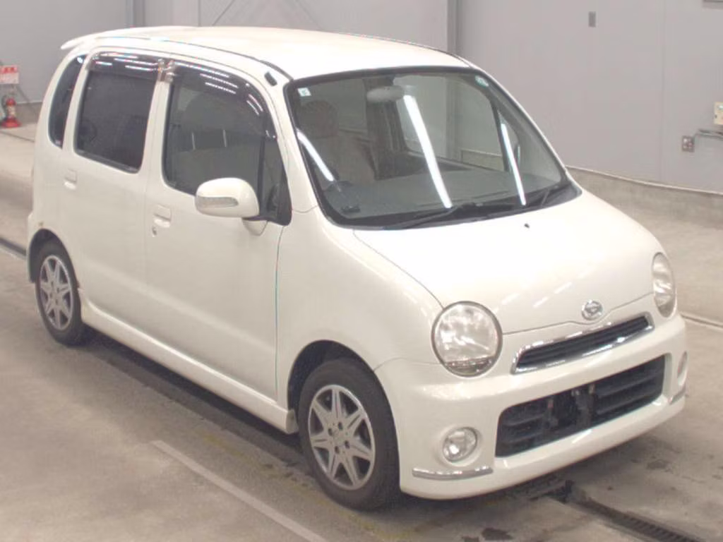 DAIHATSU MOVE LATTE
