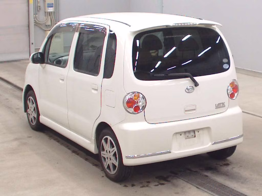 DAIHATSU MOVE LATTE