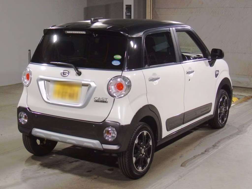 DAIHATSU CAST