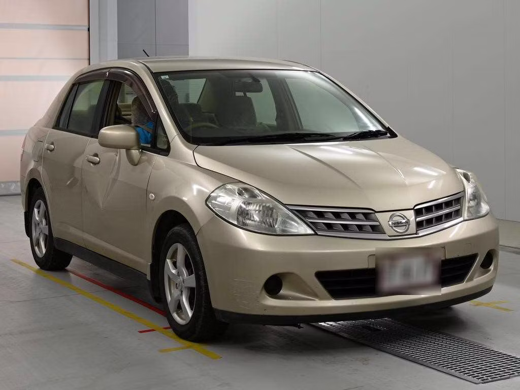 NISSAN TIIDA LATIO