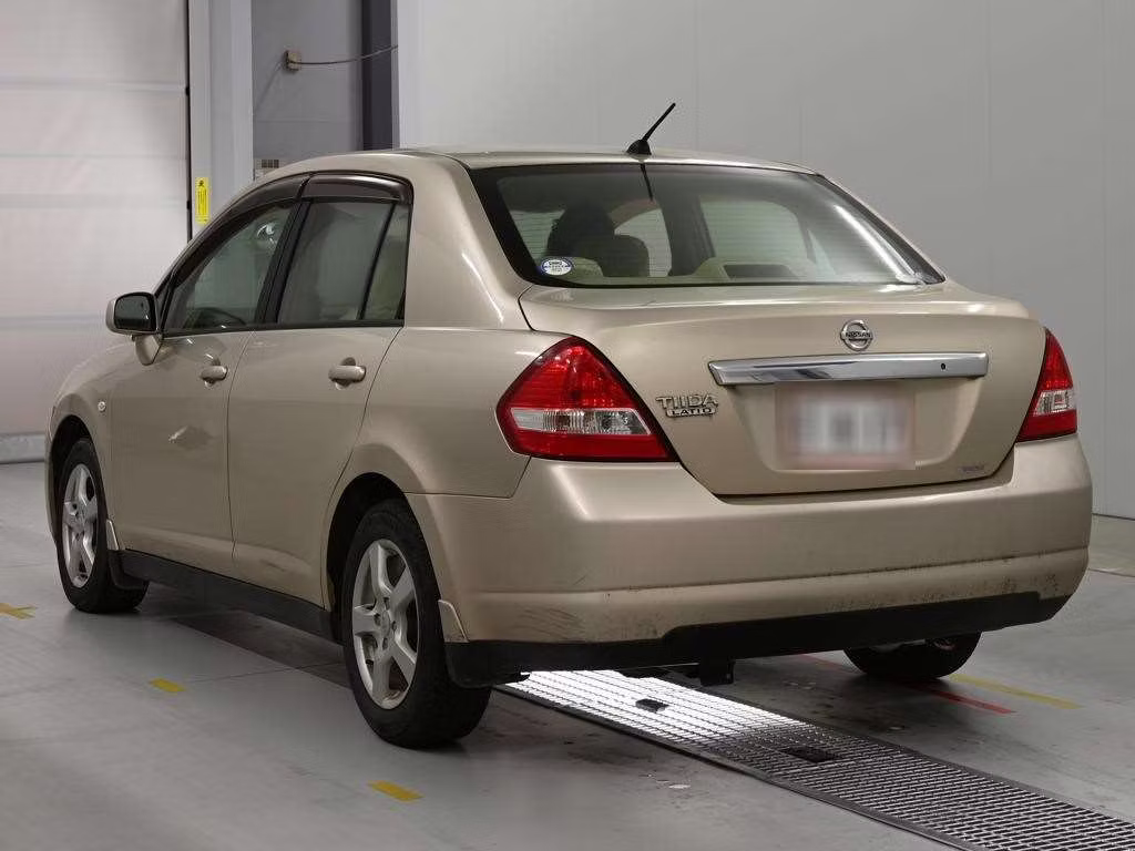 NISSAN TIIDA LATIO