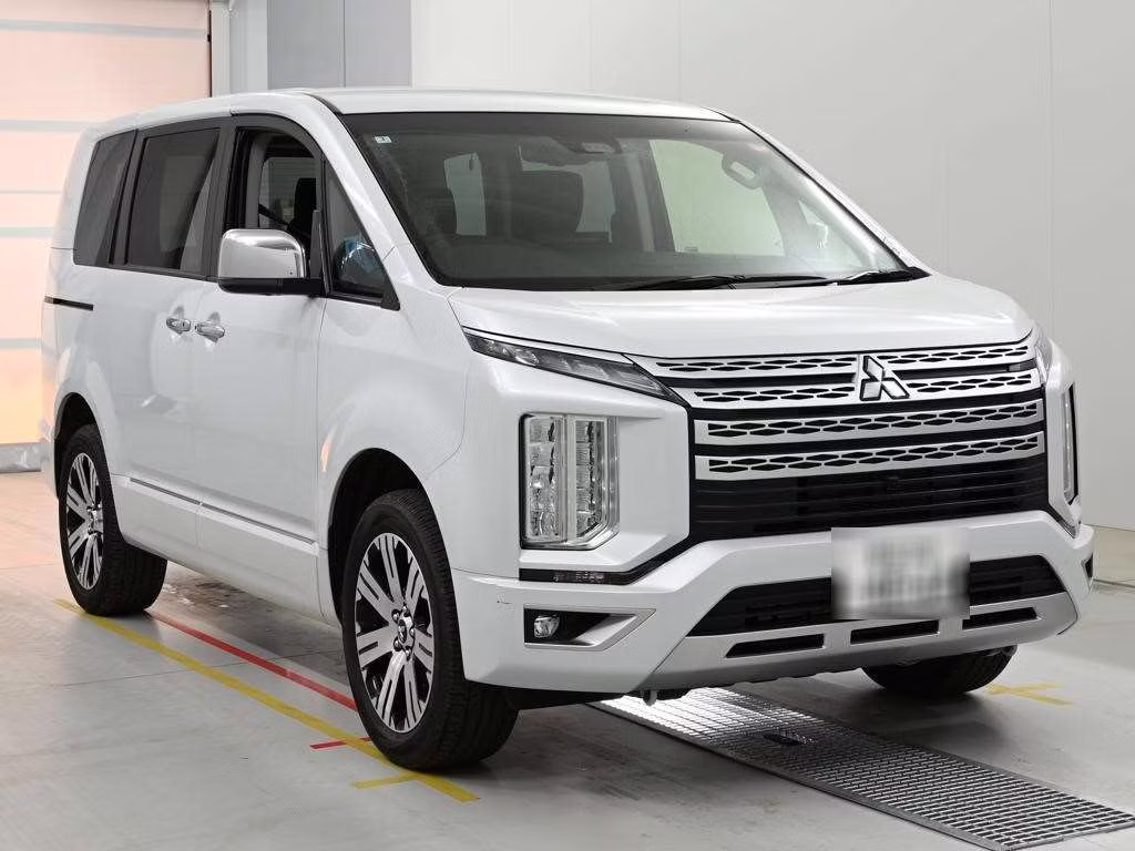 MITSUBISHI DELICA D:5