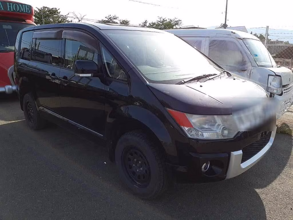 MITSUBISHI DELICA D:5
