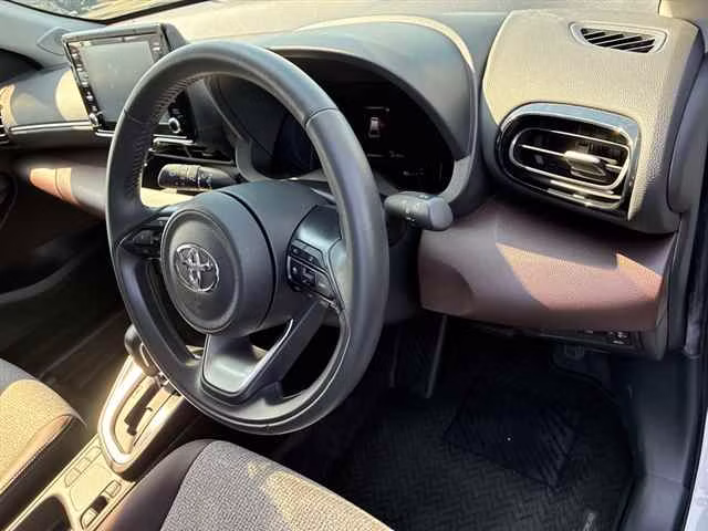 TOYOTA YARIS CROSS