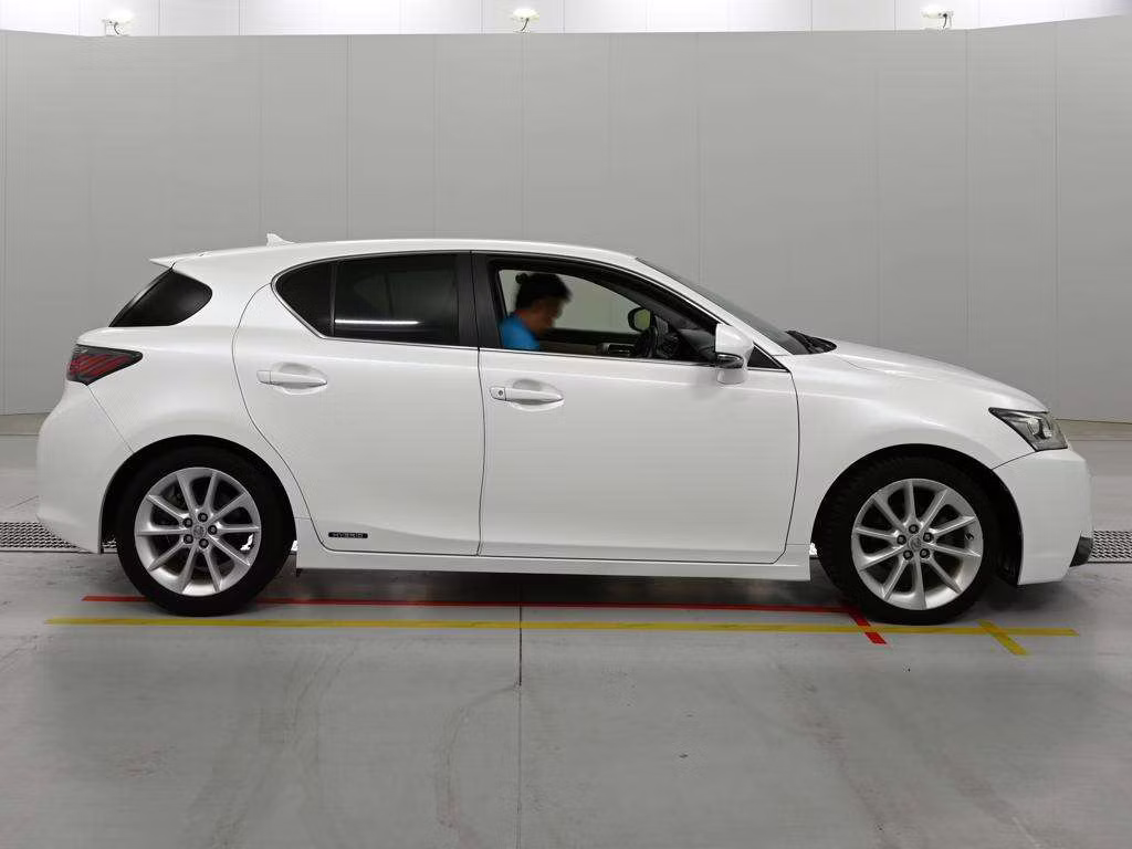 LEXUS CT200H