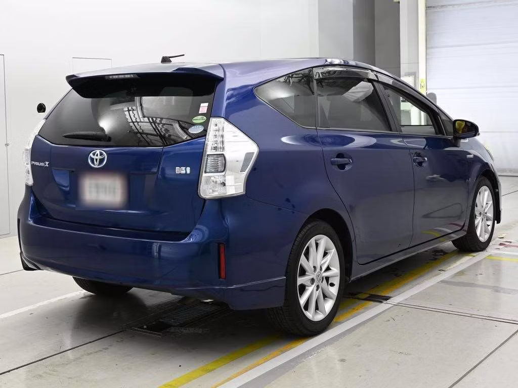 TOYOTA PRIUS ALPHA