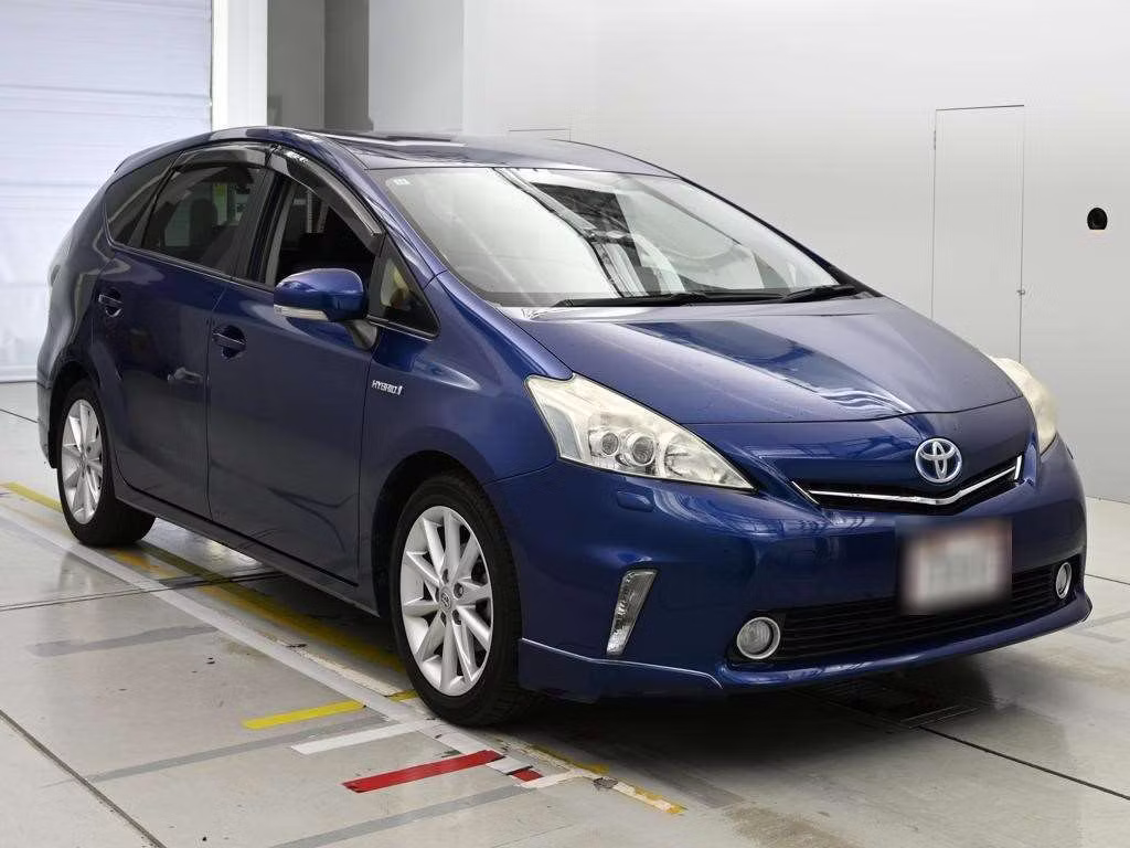 TOYOTA PRIUS ALPHA
