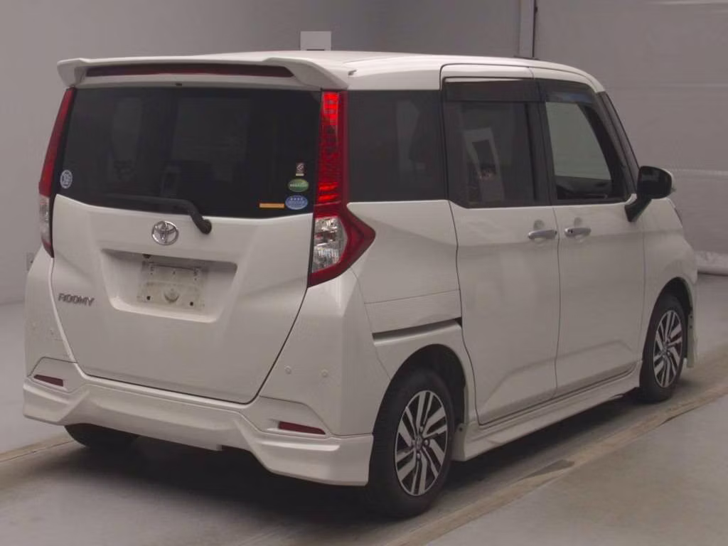 TOYOTA ROOMY