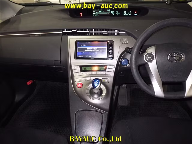 TOYOTA PRIUS