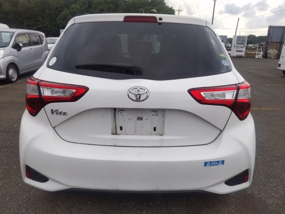 TOYOTA VITZ