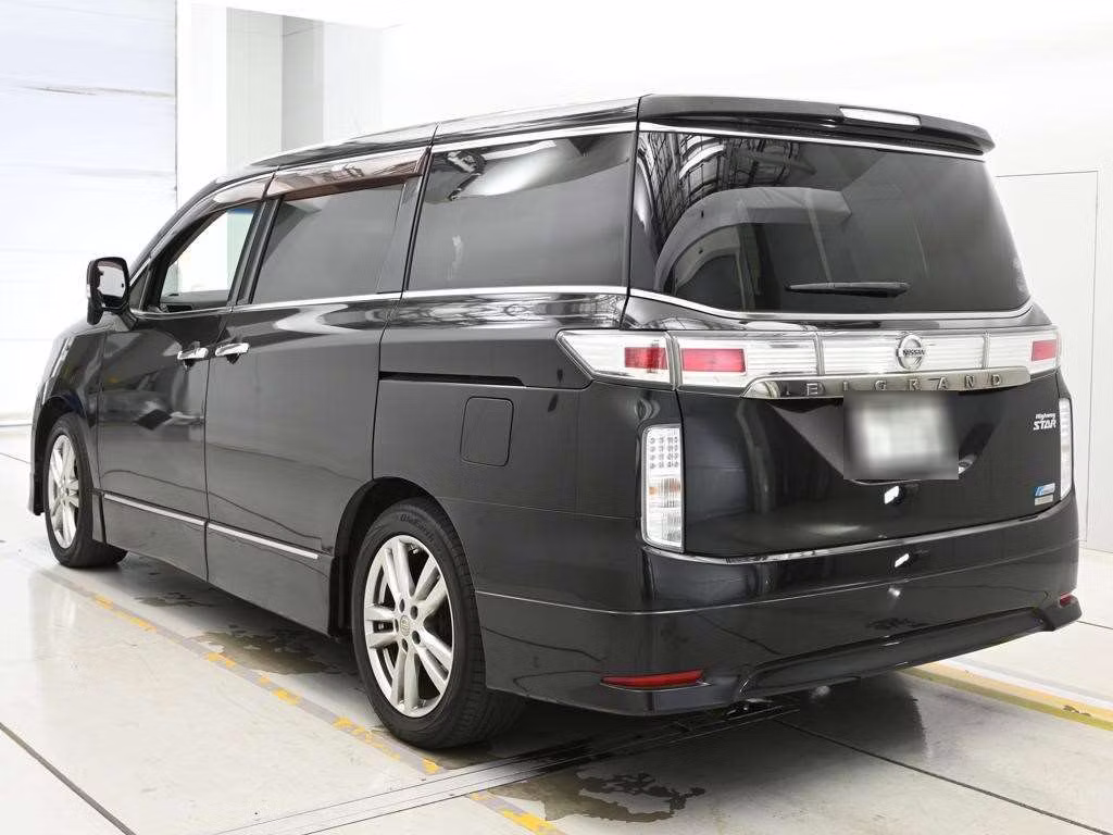 NISSAN ELGRAND