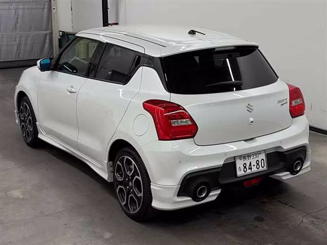 SUZUKI SWIFT