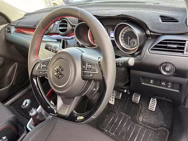 SUZUKI SWIFT