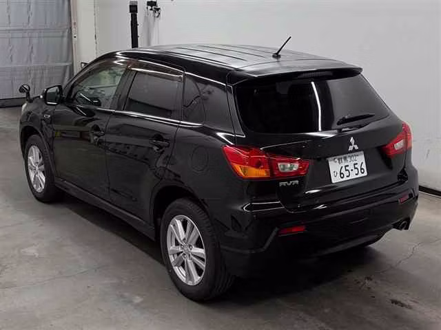 MITSUBISHI RVR