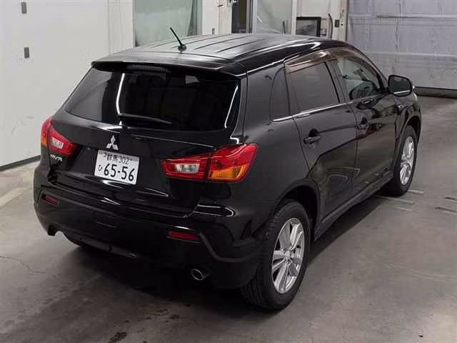 MITSUBISHI RVR